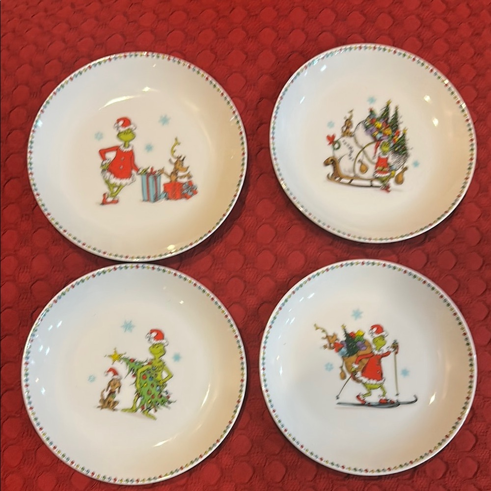 Grinch set of 4 dessert plates